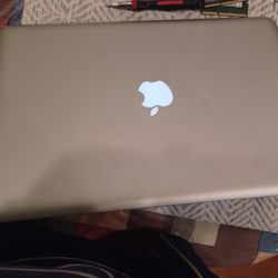 MacBook PRO 15 Inch Core I7 