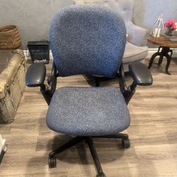 Steelcase Office Charge 