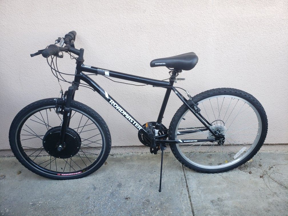 Roadmaster Granite Peak Men's Mountain Bike, 26-inch Wheels.