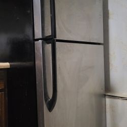 Frigidaire  REFRIGERATOR 