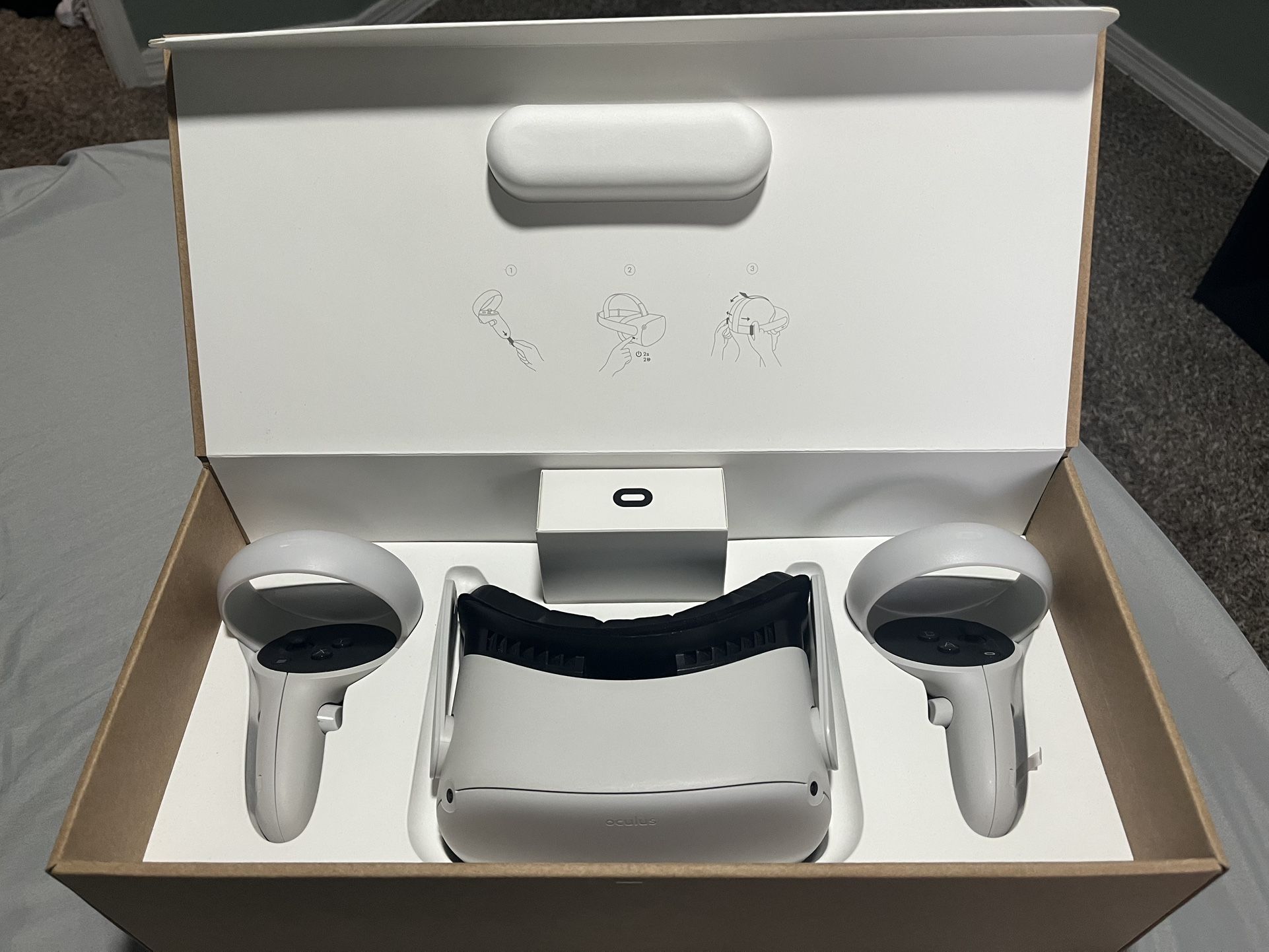 Oculus Quest 2 w/ Additional Accessories