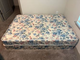 Full mattress and box springs