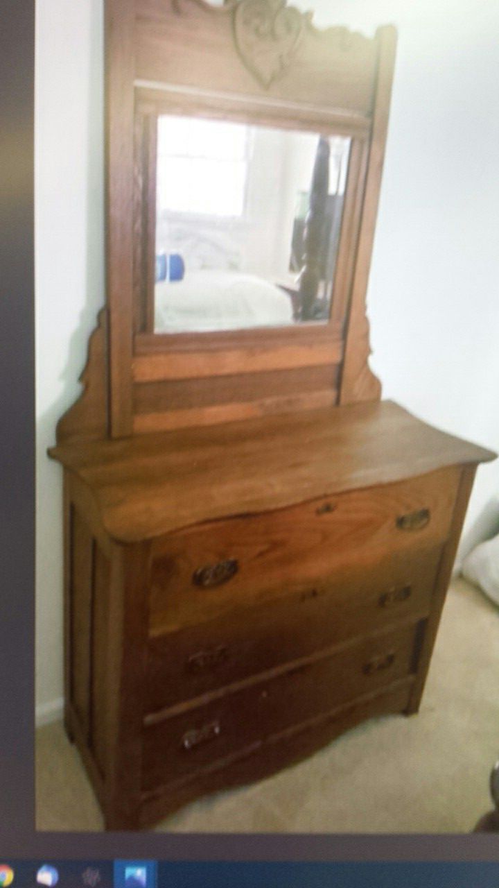 Antique dresser w/ mirror