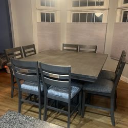 Dining Table w/ 8 Chairs 