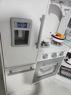 Kids Play Kitchen