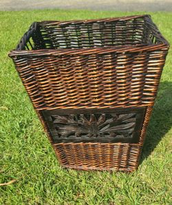Wicker humper.  24H x 16 x 13