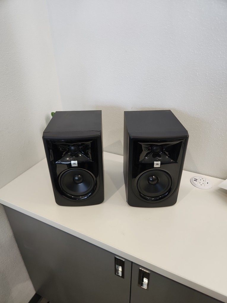 JBL 3 Series MKILL Speaker Pair