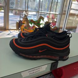 Nike Air Max Size 5 Youth