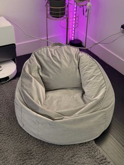Comfy Plush Bean Bag Chair (Beige/Light Gray) – Great Condition!
