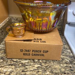 12 Punch Cup And Punch Bowl 