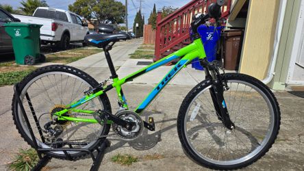 Trek Mountain Bike 24"Tires