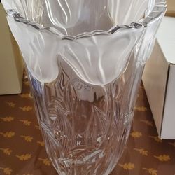 Matching Set Of Vase And Bowl With Tulip Design