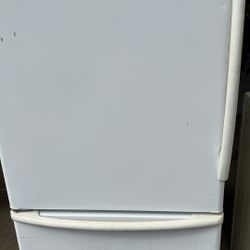 G & E Refrigerator