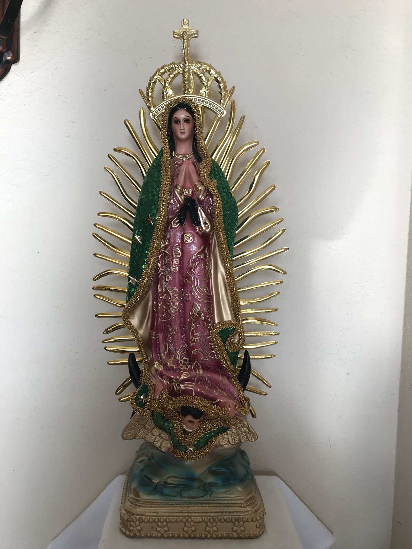 20” Virgen de Guadalupe Fibra de Vidrio Manto de Tela verde Fiberglass Our Lady of Guadalupe