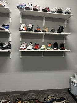 Lots Of Jordan’s Dunks Yeezys Read Description 