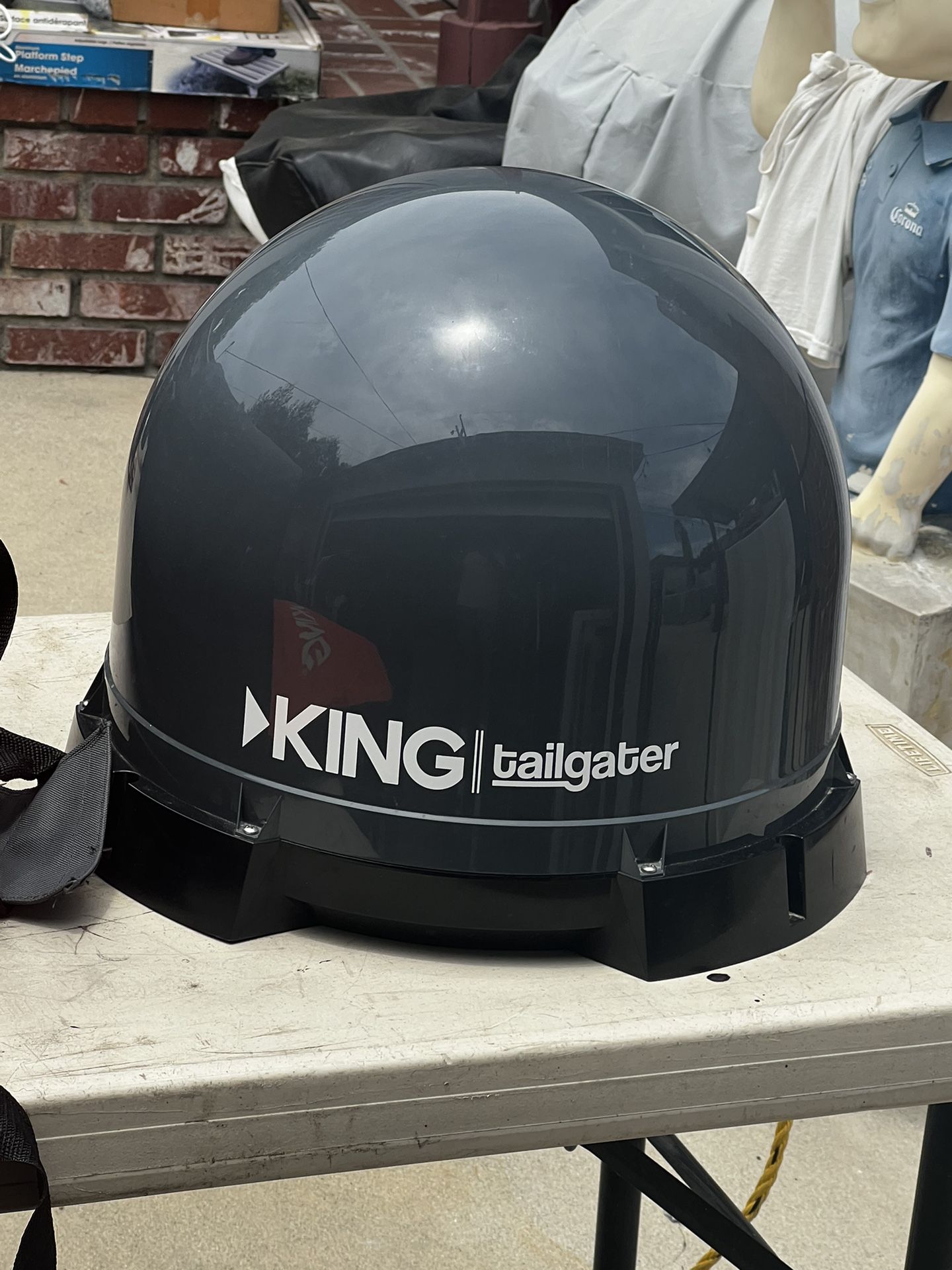 RV King Dish Tailgater With Carrier $150 Firm