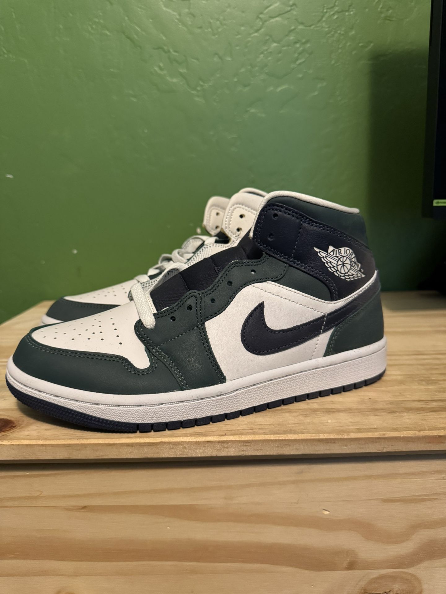 Jordan 1 Mid Size 7m