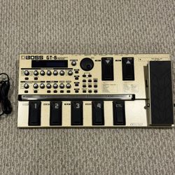 BOSS GT-6 With AC Adapter