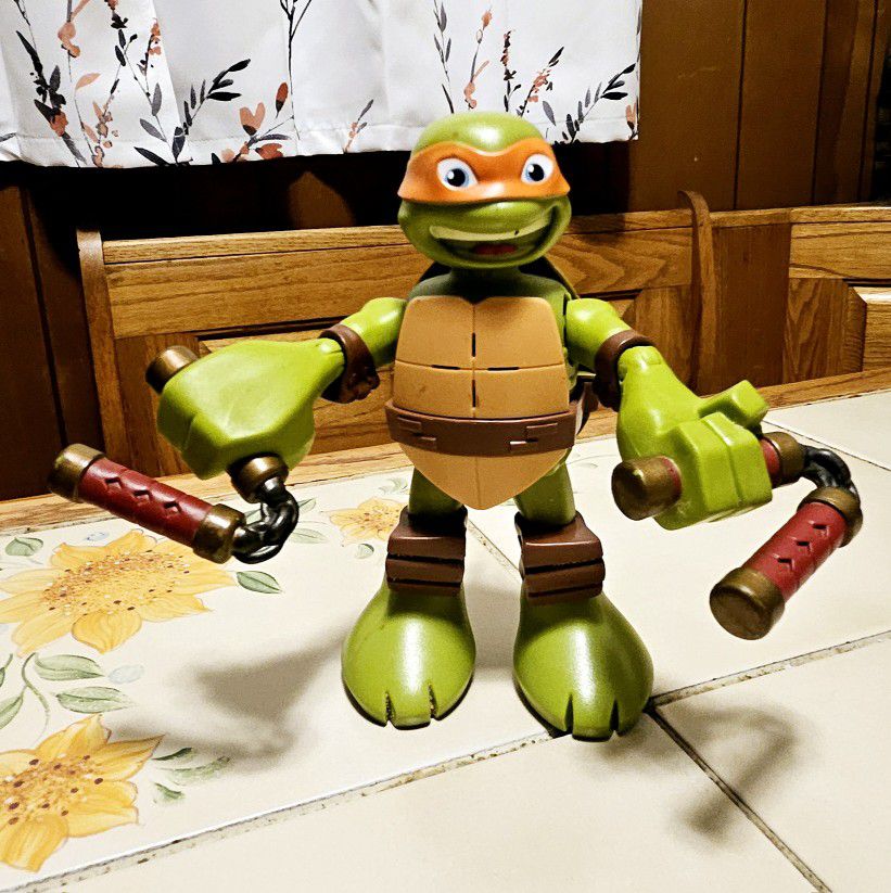 2014 Teenage Mutant Ninja Turtles 6” Figure Michelangelo With nun chucks