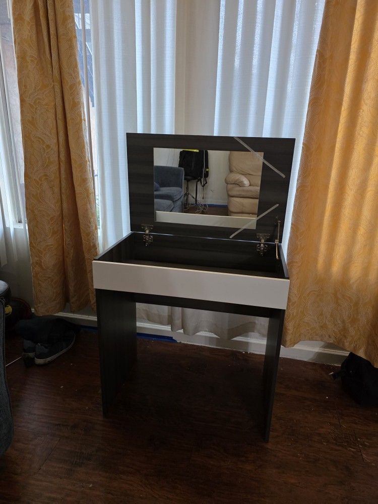 Vanity Make-up Dressing Table with Flip up Mirror Top Spacious Storage Vanity Table