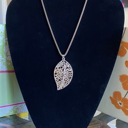 Silver Tone Filigree Leaf Necklace
