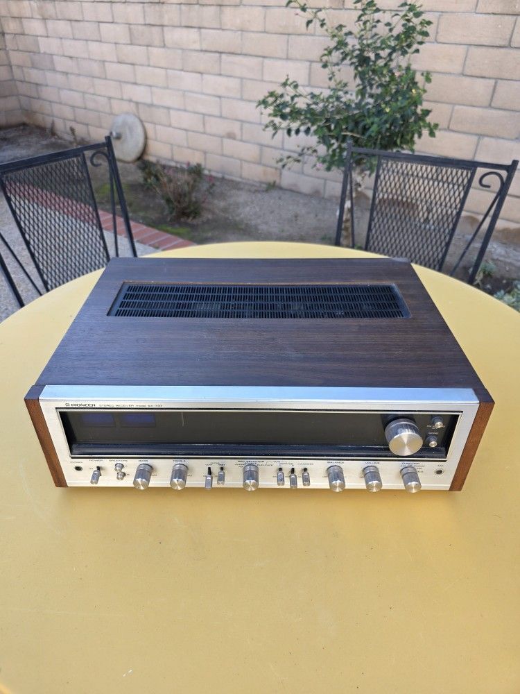 VINTAGE PIONEER RECIEVER VERY GOOD CONDITION