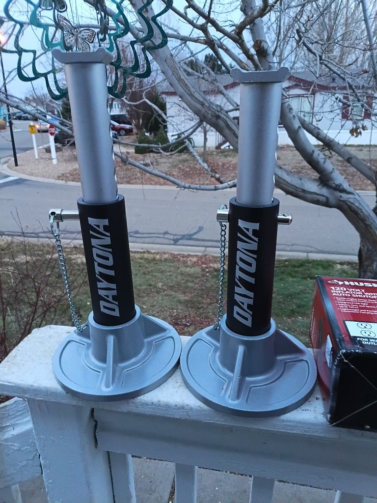 New  Jack Stands NICE THESE ARE NICE 40$