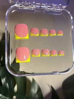 Toe press on nails