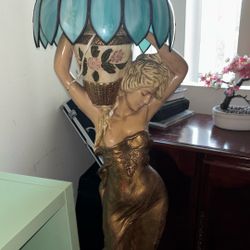 1945 Porcelain Sculpture LAMP
