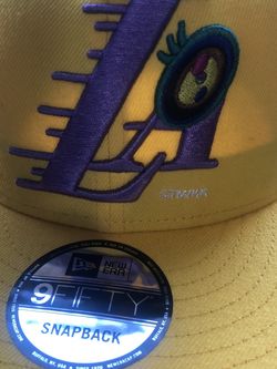 Takashi Murakami ComplexCon x Los Angeles Lakers Eye Cap Gold