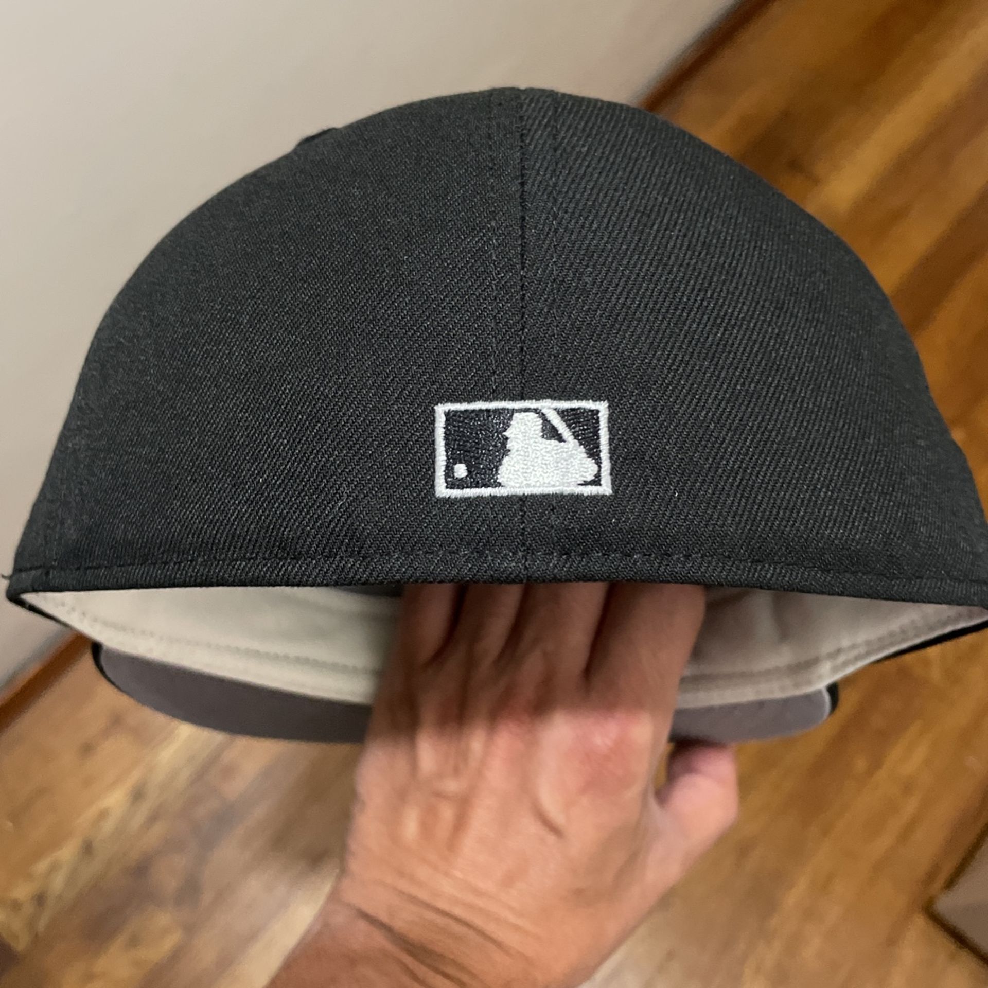 HAT CLUB on X: Coming in hot tomorrow morning at 11 AM PST 🔥🕚 The custom  Los Angeles #Dodgers Batting Practice logo hat featuring the stitched 60th  Anniversary patch. Made with 🇺🇸