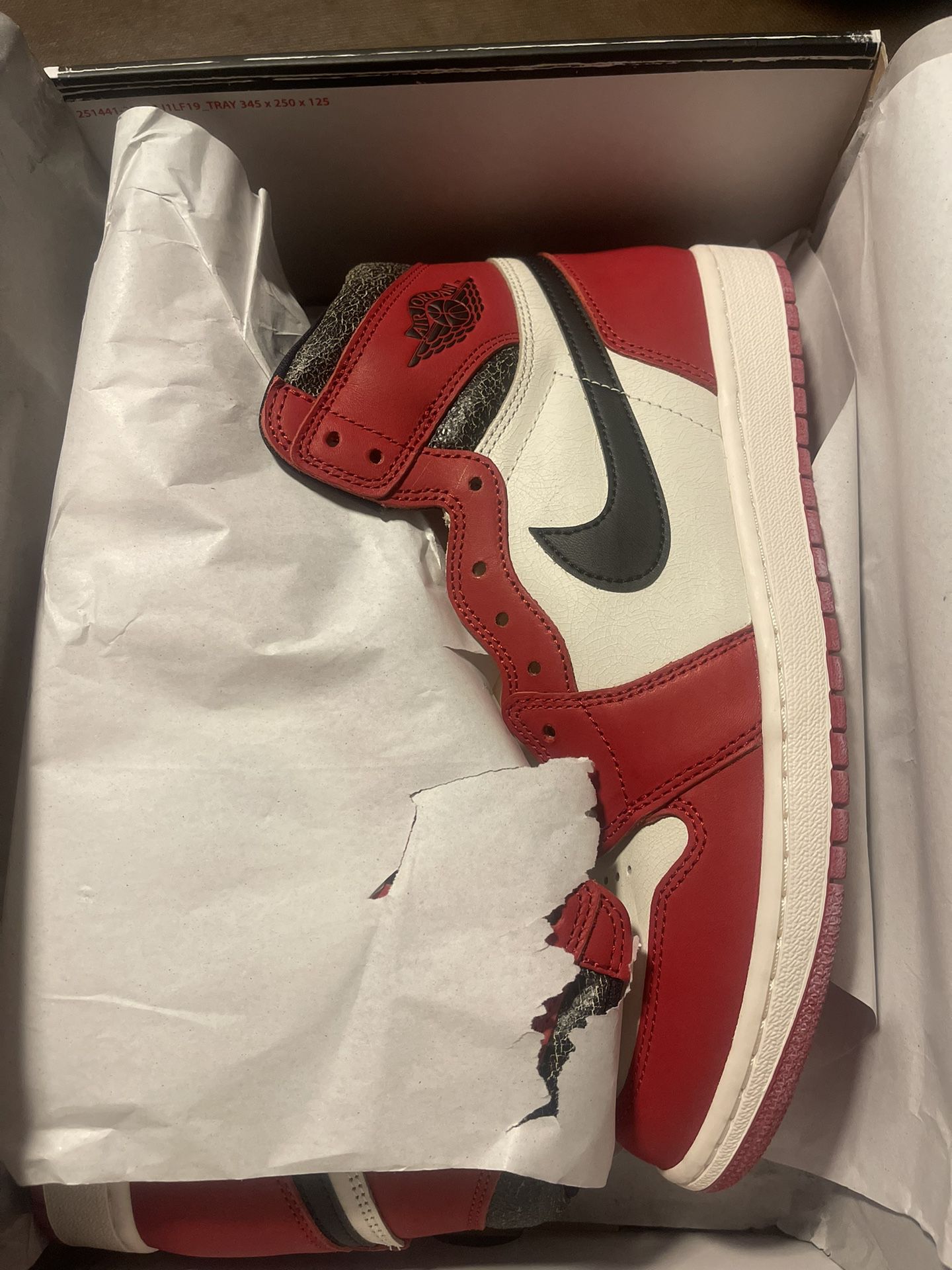 Lost and Found Air Jordan 1 Chicago Size 11 
