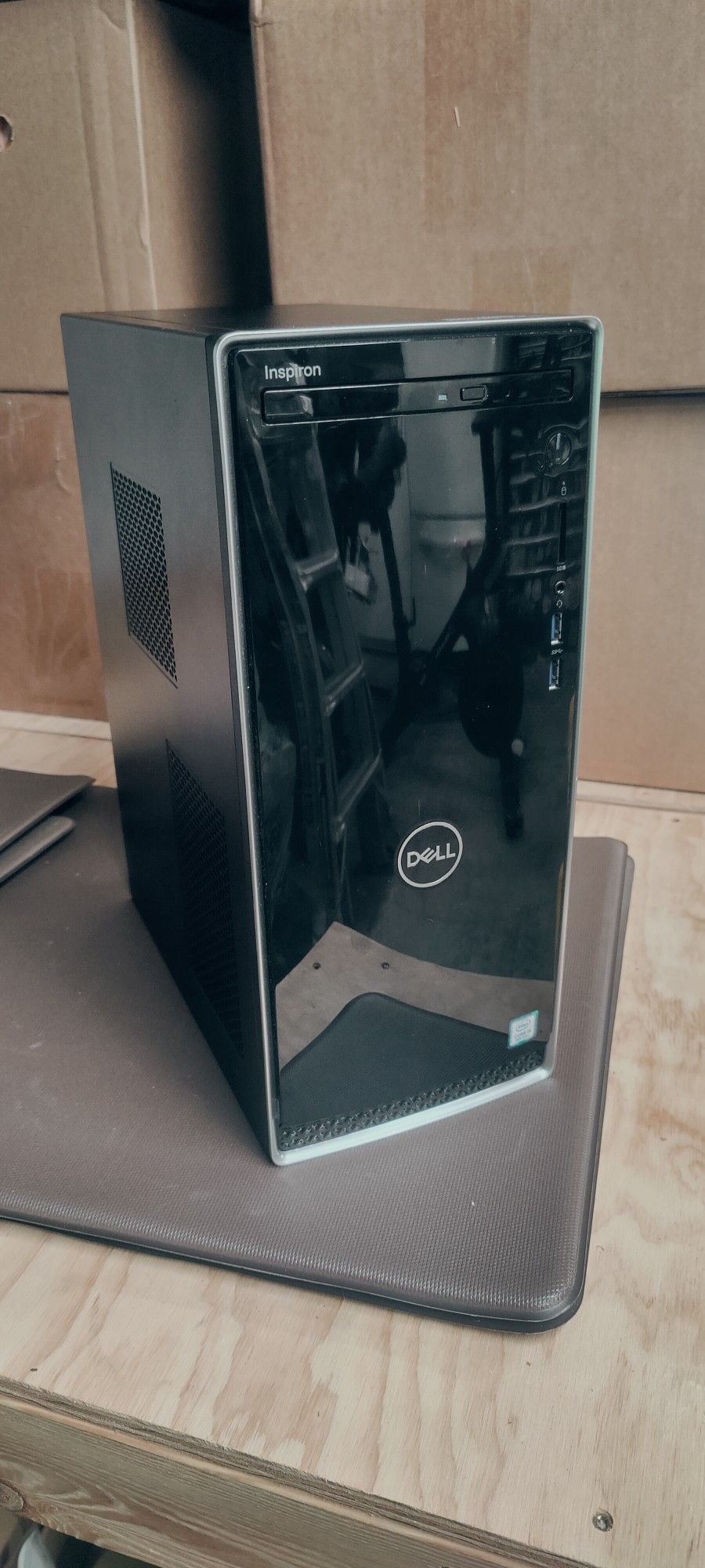 Dell Inspiron 3670, i5-9400, 12gb DDR4, 128gb Nvme, 1tb Hdd, Quadro K2200 (4gb)