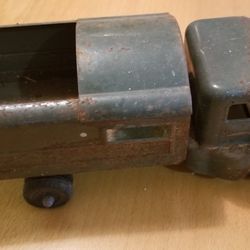 5 Antique STRUCTO CO TOY TRUCKS FROM 1(contact info removed)
