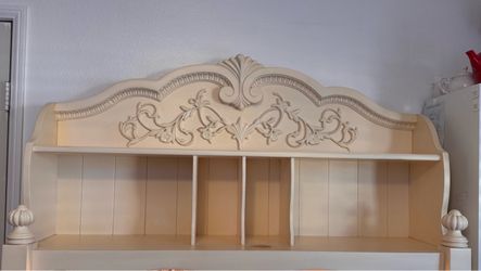 Desk with hutch