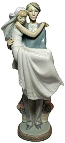 Lladro Figurine "OVER THE THRESHOLD"