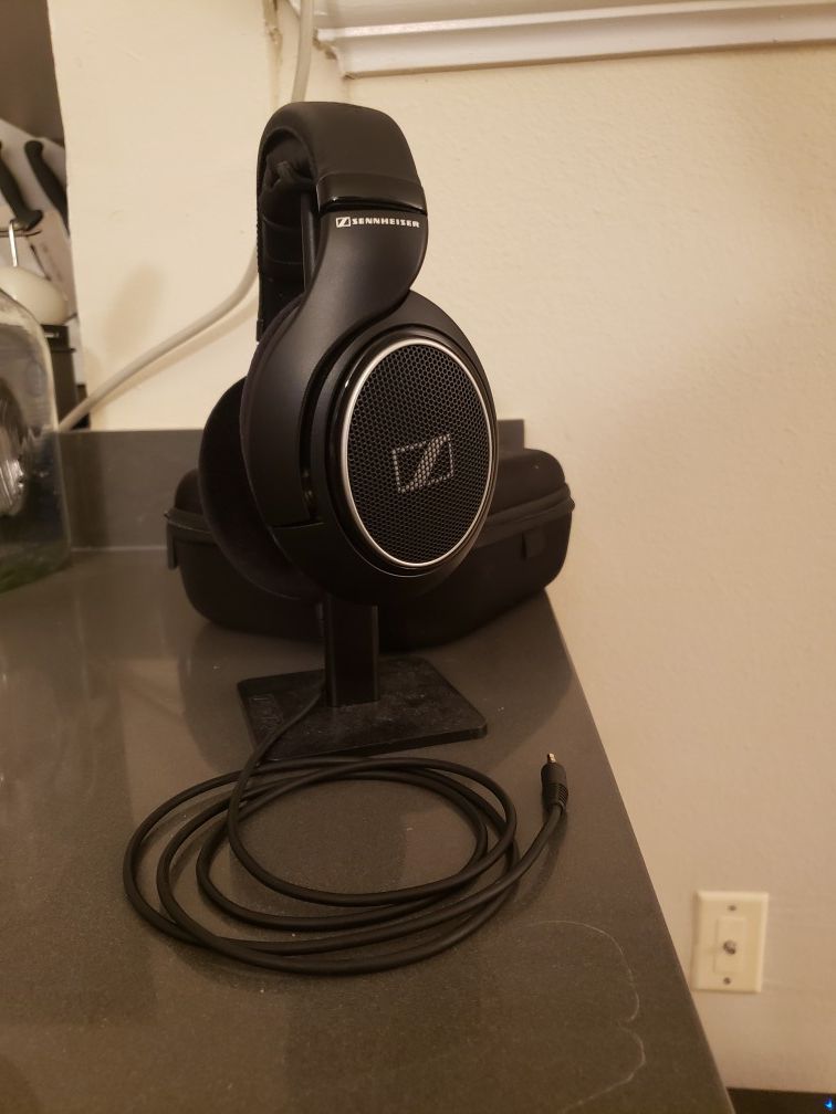 Sennheiser HD598se headphones