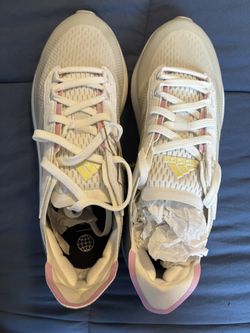 adidas Women's Avryn Shoes