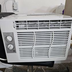 GE WINDOW AC UNIT, BRAND NEW