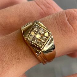 14k yellow gold and 9 diamond mens ring