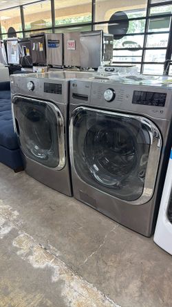 Gas LG Washer And Dryer Set 