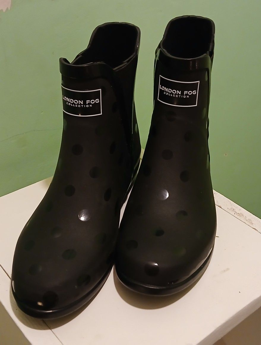 London Fog Rain Booties. Black With Black Polkadots. Size 8. Ankle Height