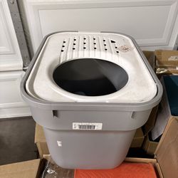 Top entry cat box