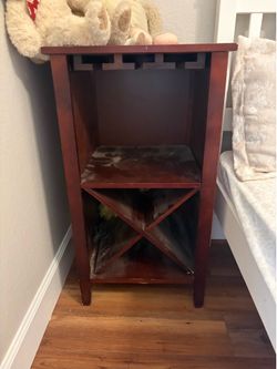 Wine glass/bottle cabinet