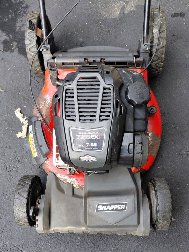 SNAPPER LAWN MOWER RUNS GREAT, BUT SELF PROPELLED NEEDS TO BE REPAIRED.