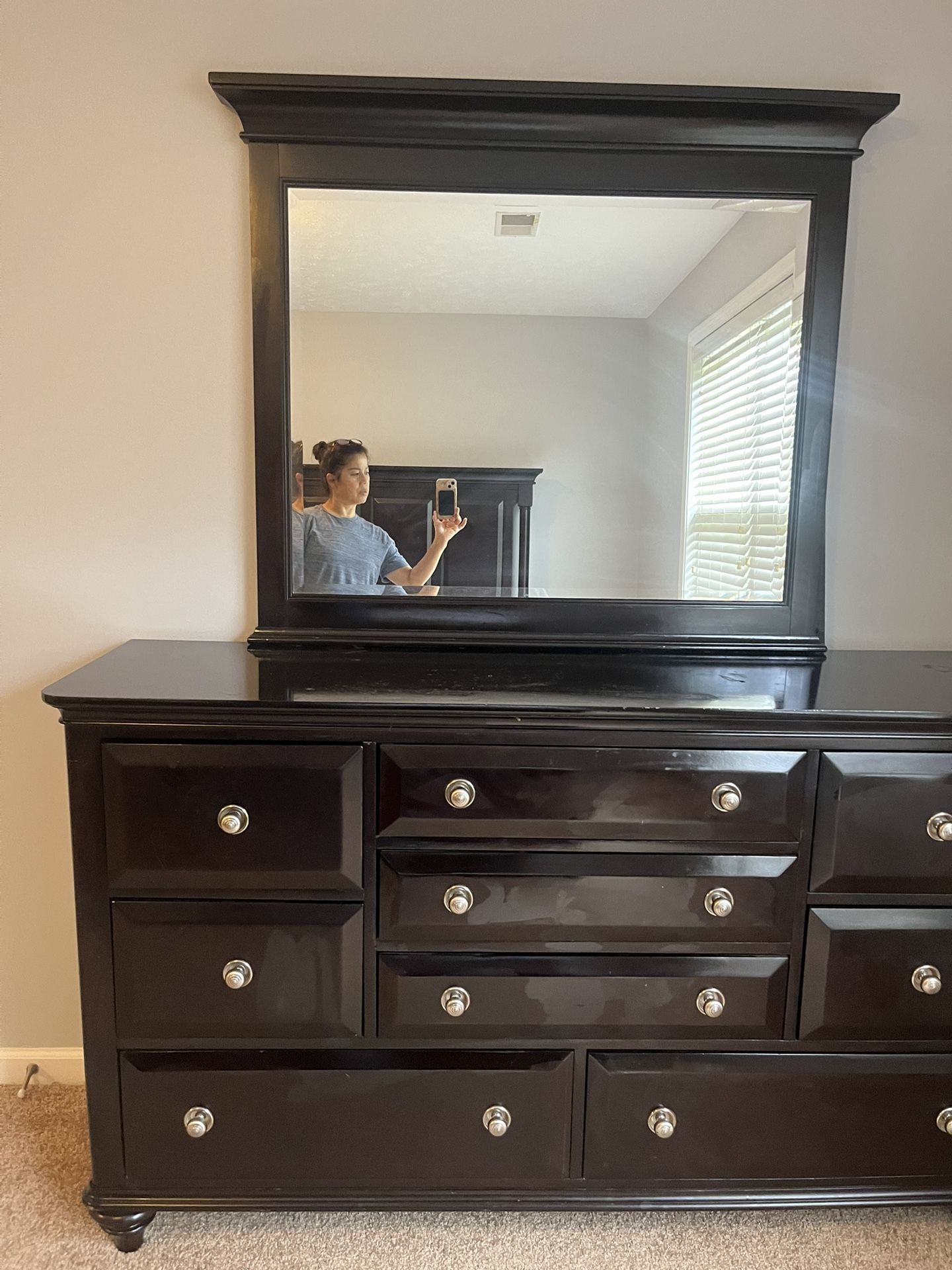 Dressers With Mirror 