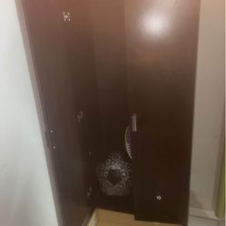 King Size And A Closet 