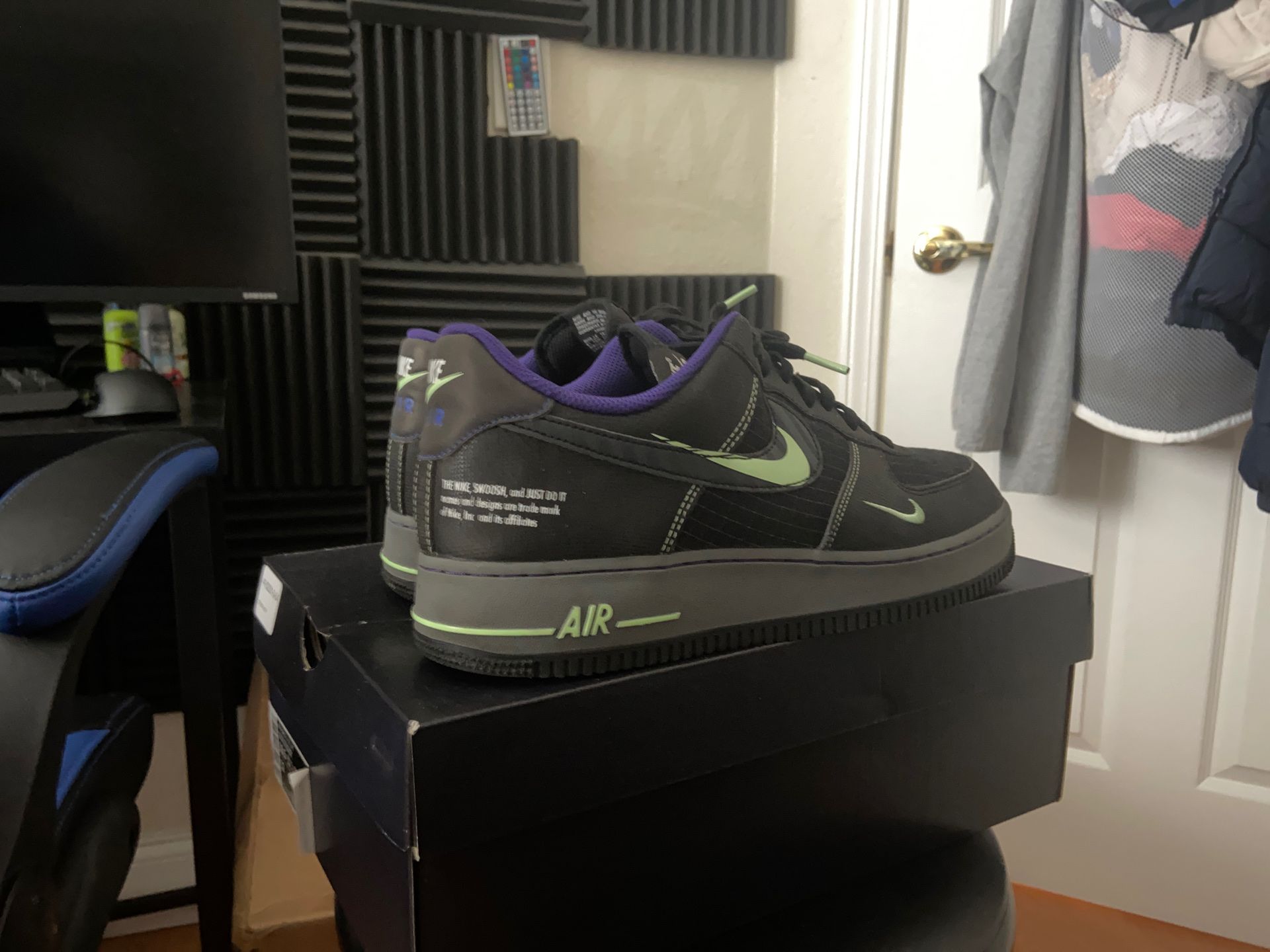Air Force 1 Size 10.5 (3M crazy👀)