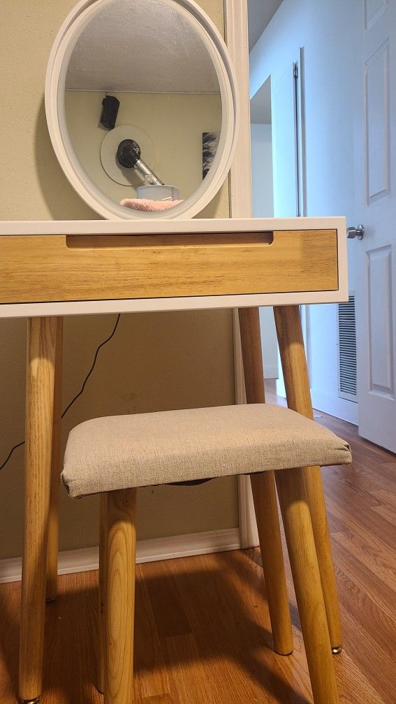 Cute Vanity $100 Price Firm