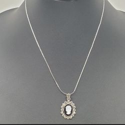  .925 Sterling Silver Cameo Pendant & Chain